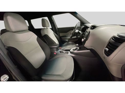 Used 2019 Kia Soul w/ Convenience Package image 17