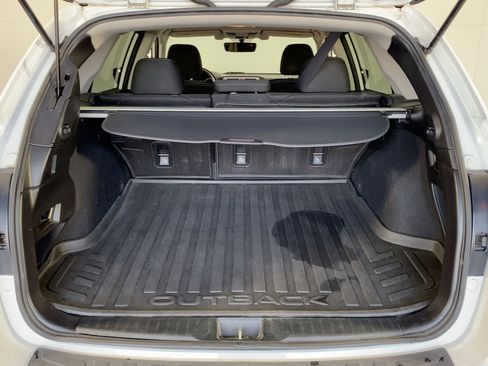 Used 2017 Subaru Outback 2.5i Premium image 30