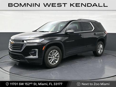 Used 2023 Chevrolet Traverse LT FWD image 1
