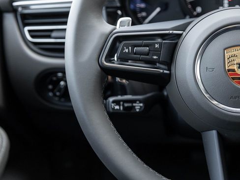 Certified 2026 Porsche Macan AWD/4WD image 15