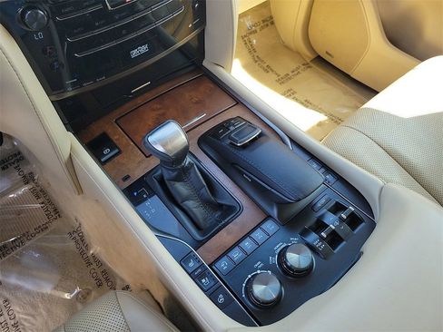 Used 2017 Lexus LX 570 4WD image 22