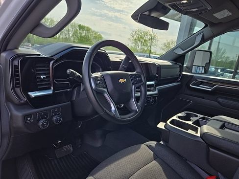 Used 2025 Chevrolet Silverado 2500 LT w/ Convenience Package AWD/4WD image 47