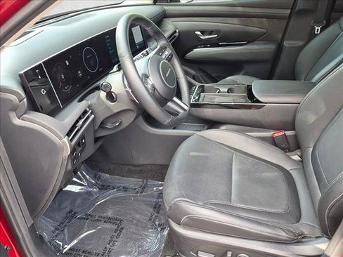 Used 2025 Hyundai Tucson Limited FWD image 17
