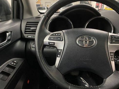 Used 2011 Toyota Highlander Limited AWD/4WD image 24