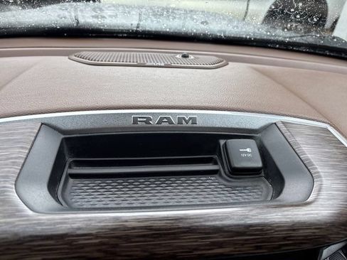 Used 2019 RAM 1500 Laramie AWD/4WD image 30