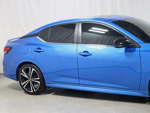 Used 2021 Nissan Sentra SR w/ SR Premium Package FWD image 3