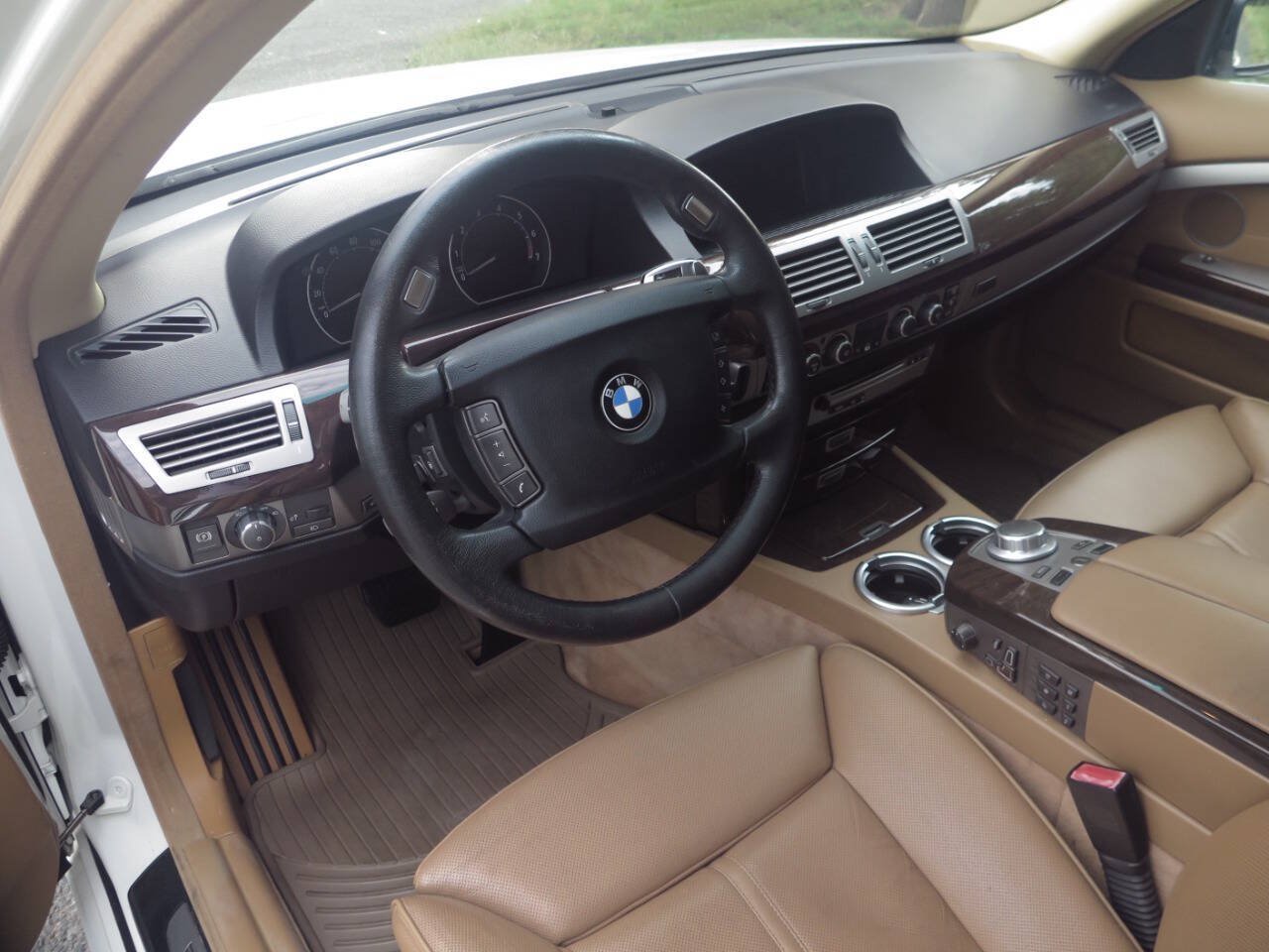 Used 2007 BMW 750Li RWD image 8