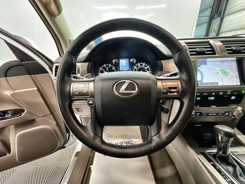 Used 2016 Lexus GX 460 image 11