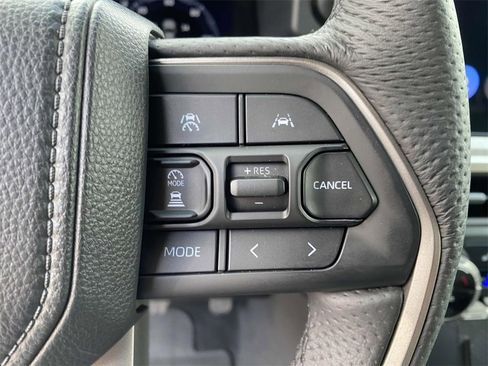 Used 2025 Toyota Tacoma Trailhunter image 31