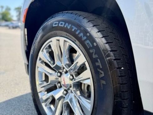 Certified 2024 GMC Yukon XL Denali AWD/4WD image 8