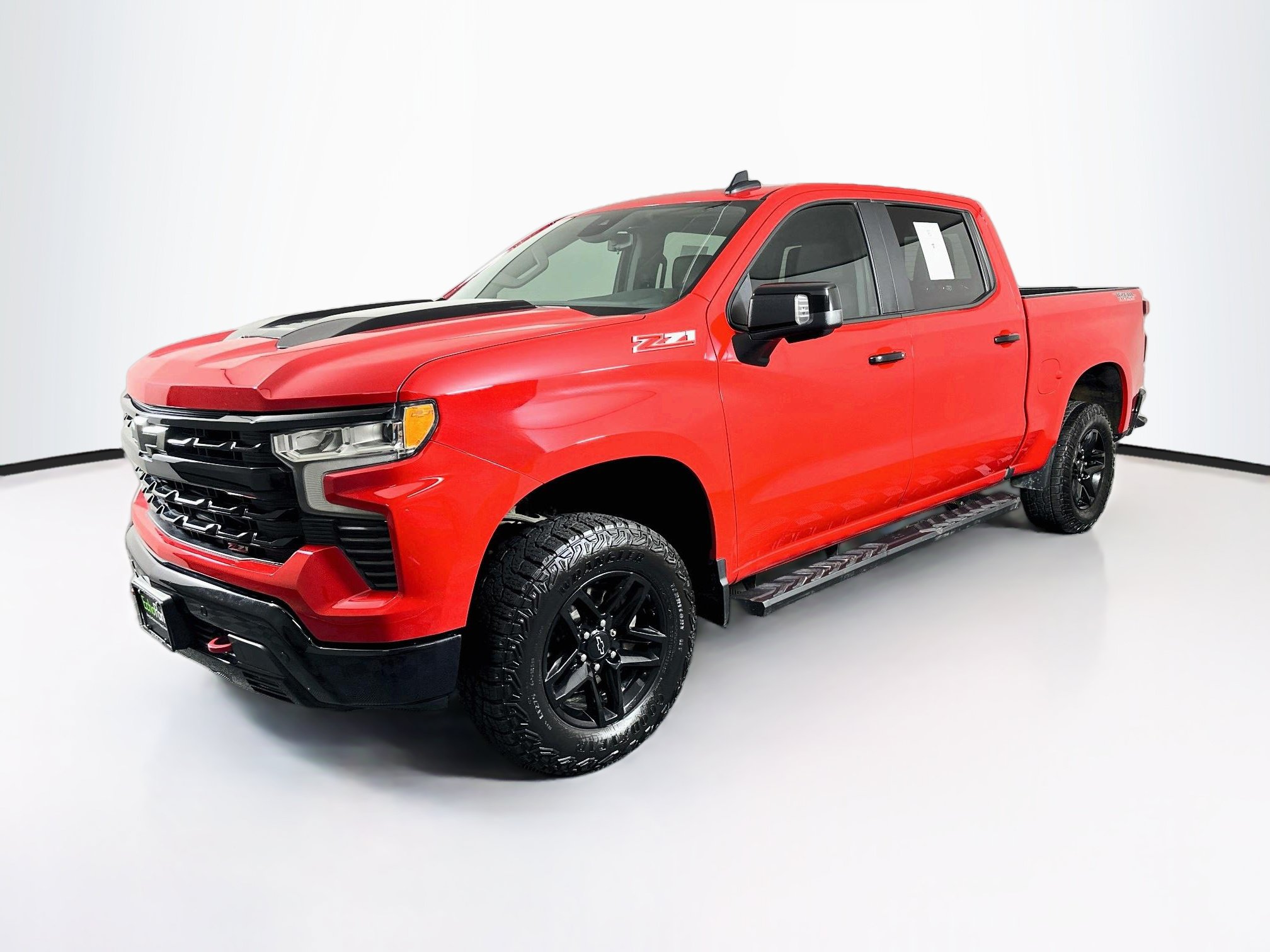 Used 2024 Chevrolet Silverado 1500 LT Trail Boss w/ Convenience Package II AWD/4WD image 3