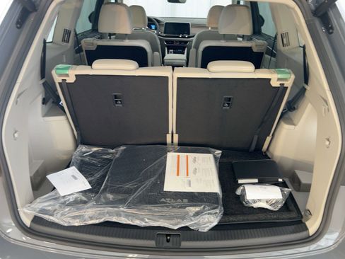 New 2026 Volkswagen Atlas SEL Premium R-Line AWD/4WD image 32