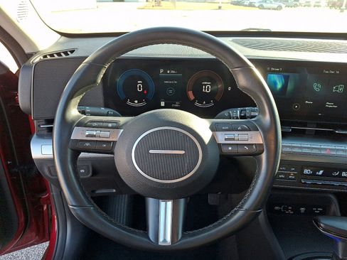 Used 2025 Hyundai Kona SEL image 19