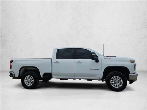 Used 2023 Chevrolet Silverado 2500 LT AWD/4WD image 4
