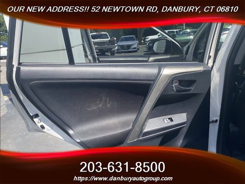 Used 2015 Toyota RAV4 XLE AWD/4WD image 17