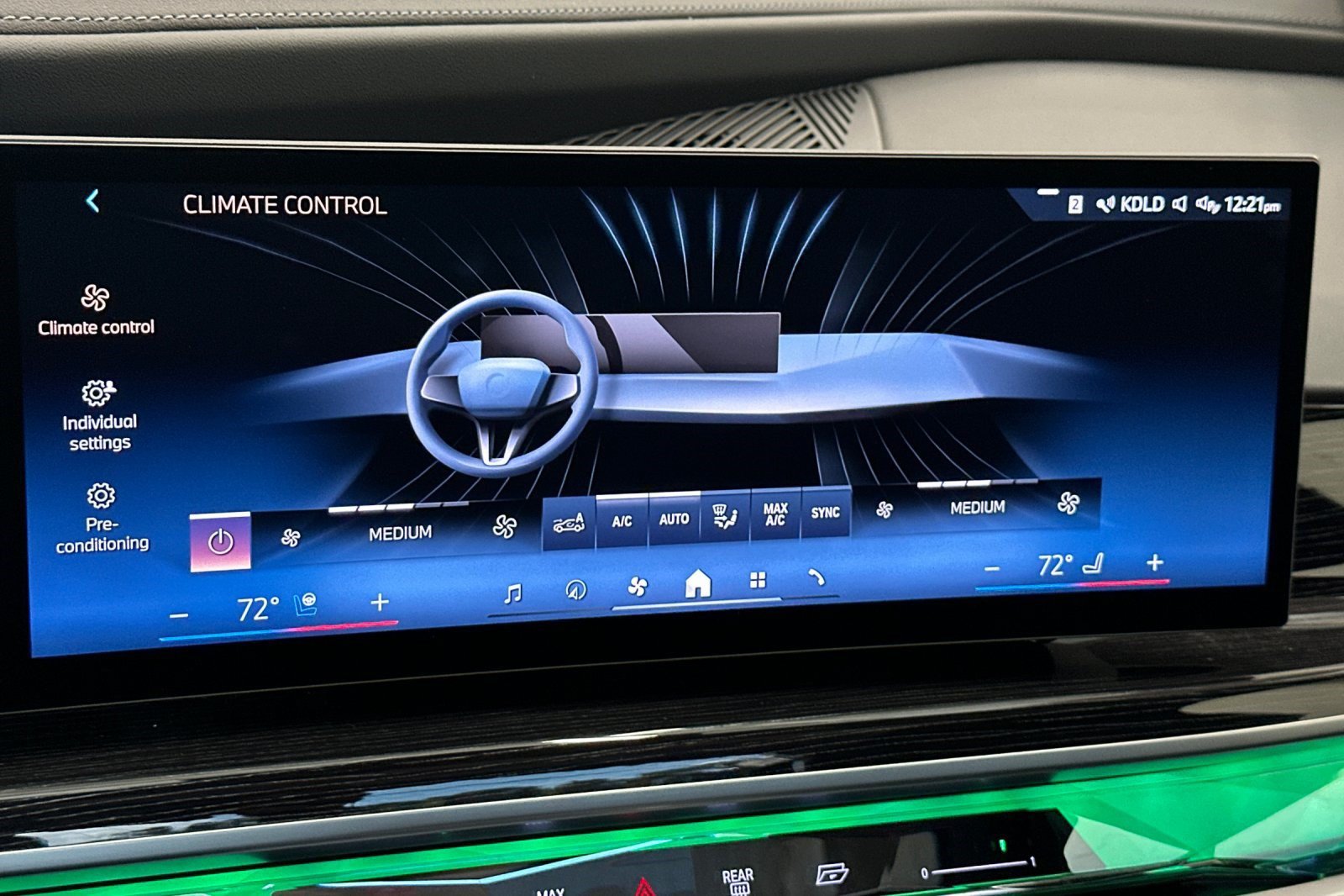 Used 2025 BMW i7 xDrive60 w/ Executive Package AWD/4WD image 22