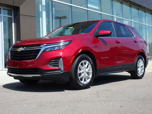 Used 2022 Chevrolet Equinox LT image 1