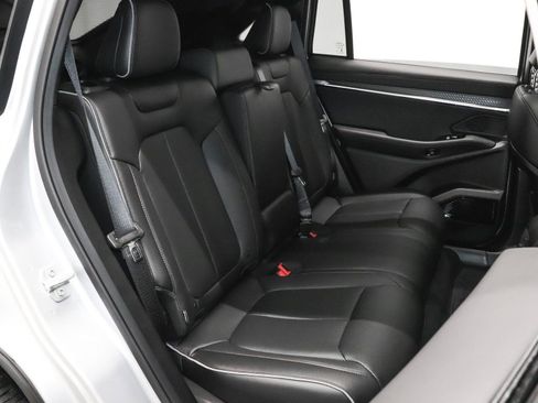 Used 2025 Jeep Wagoneer S Limited image 25