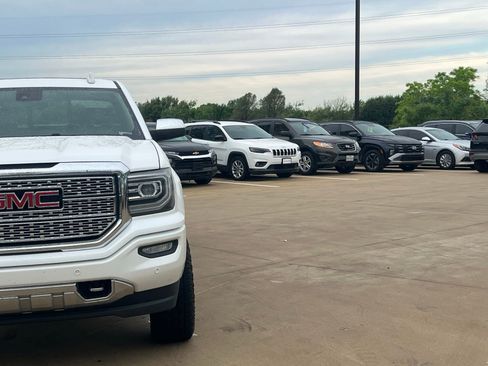 Used 2017 GMC Sierra 1500 Denali w/ Denali Ultimate Package image 3