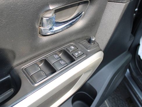 Used 2018 Nissan Titan SV w/ SV Convenience Package AWD/4WD image 23