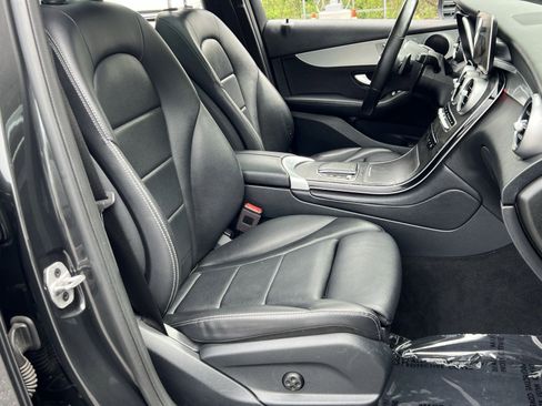 Used 2021 Mercedes-Benz GLC 300 4MATIC image 33
