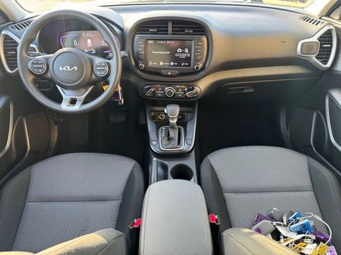 Certified 2025 Kia Soul LX image 12