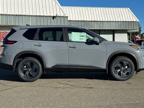 New 2026 Nissan Rogue SV FWD image 3