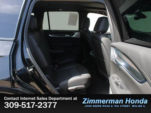 Used 2022 Cadillac XT6 Sport AWD/4WD image 9