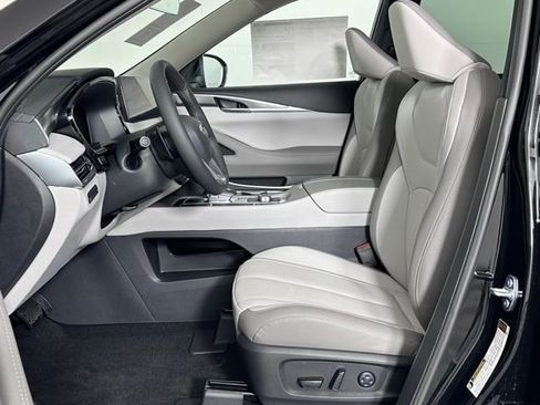 Certified 2026 INFINITI QX60 Pure w/ Cargo Package FWD image 14