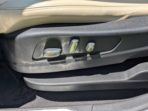 Used 2018 Cadillac XT5 Luxury w/ Driver Awareness Package FWD image 21