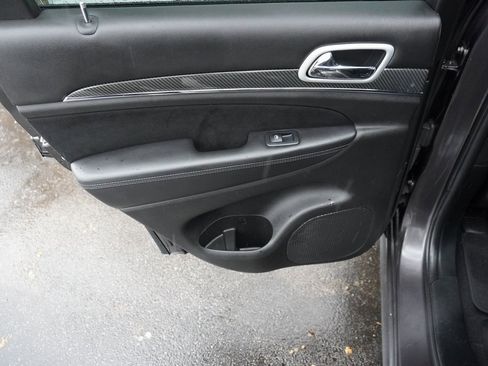 Used 2020 Jeep Grand Cherokee SRT image 25