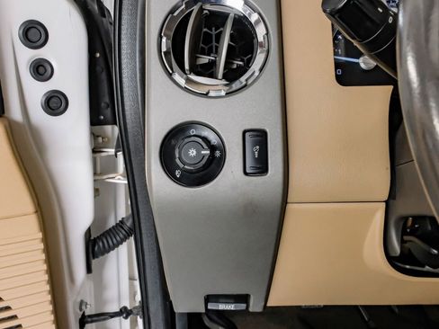 Used 2016 Ford F250 Lariat w/ Lariat Interior Package image 26