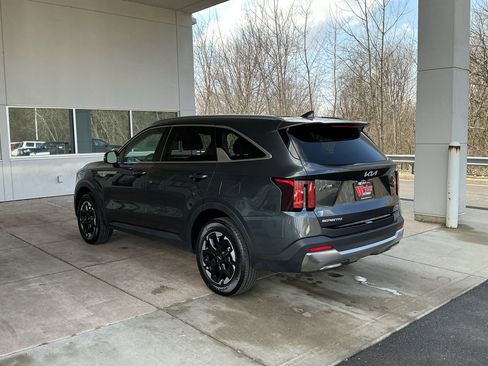 Used 2024 Kia Sorento S image 20