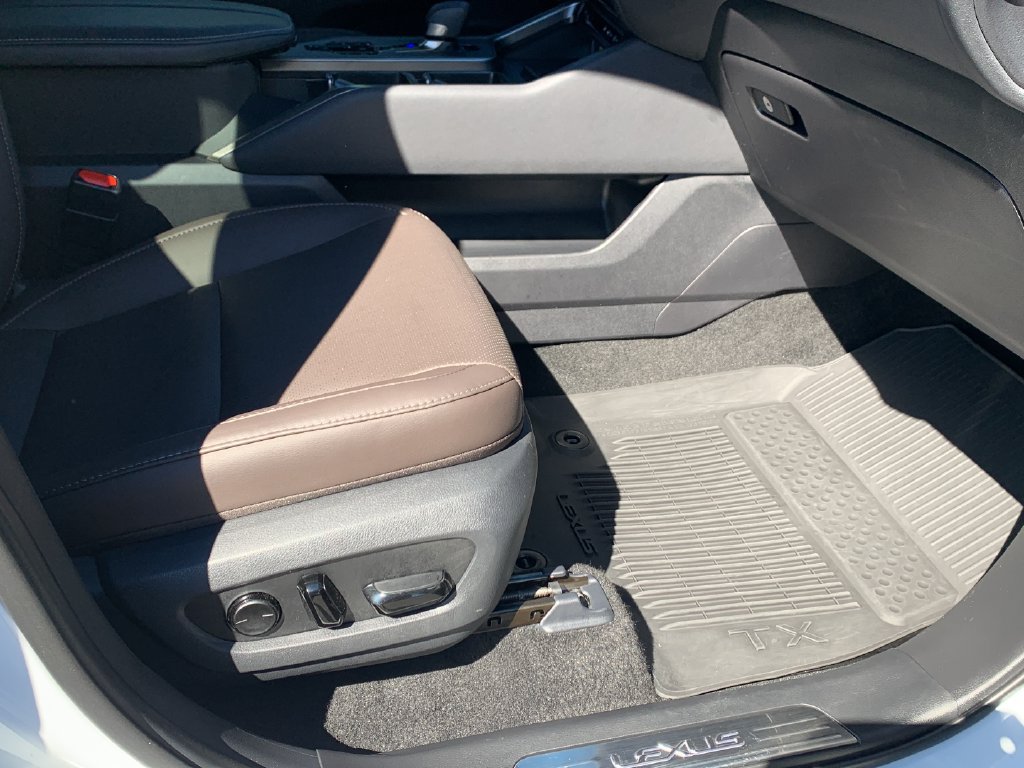 Used 2026 Lexus TX 350 AWD w/ Technology Package image 35