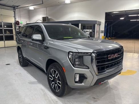 Used 2024 GMC Yukon AT4 w/ AT4 Premium Package AWD/4WD image 4