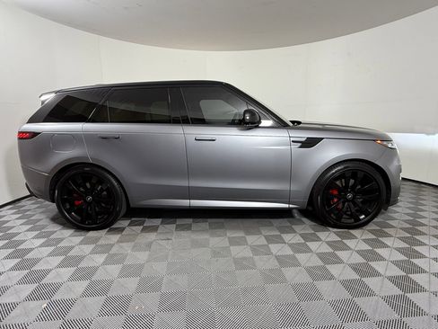 Used 2025 Land Rover Range Rover Sport Dynamic SE image 8