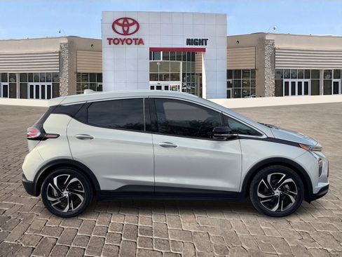 Used 2023 Chevrolet Bolt LT w/ Infotainment Package image 8