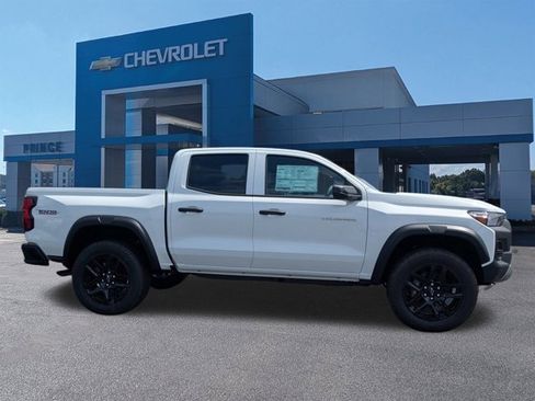 New 2025 Chevrolet Colorado Trail Boss image 2