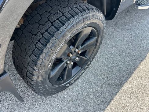 Used 2014 Ford F150 FX4 w/ FX Appearance Package AWD/4WD image 19