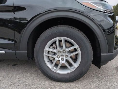 New 2025 Ford Explorer Active image 10