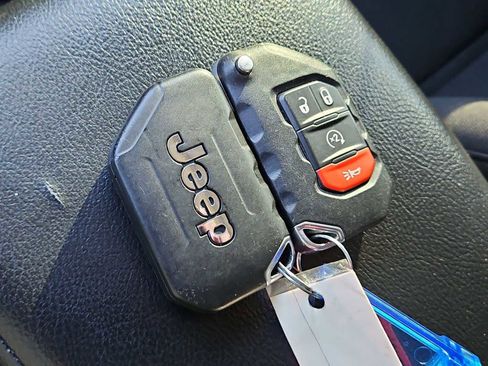 Used 2021 Jeep Wrangler Unlimited Rubicon w/ LED Lighting Group image 33