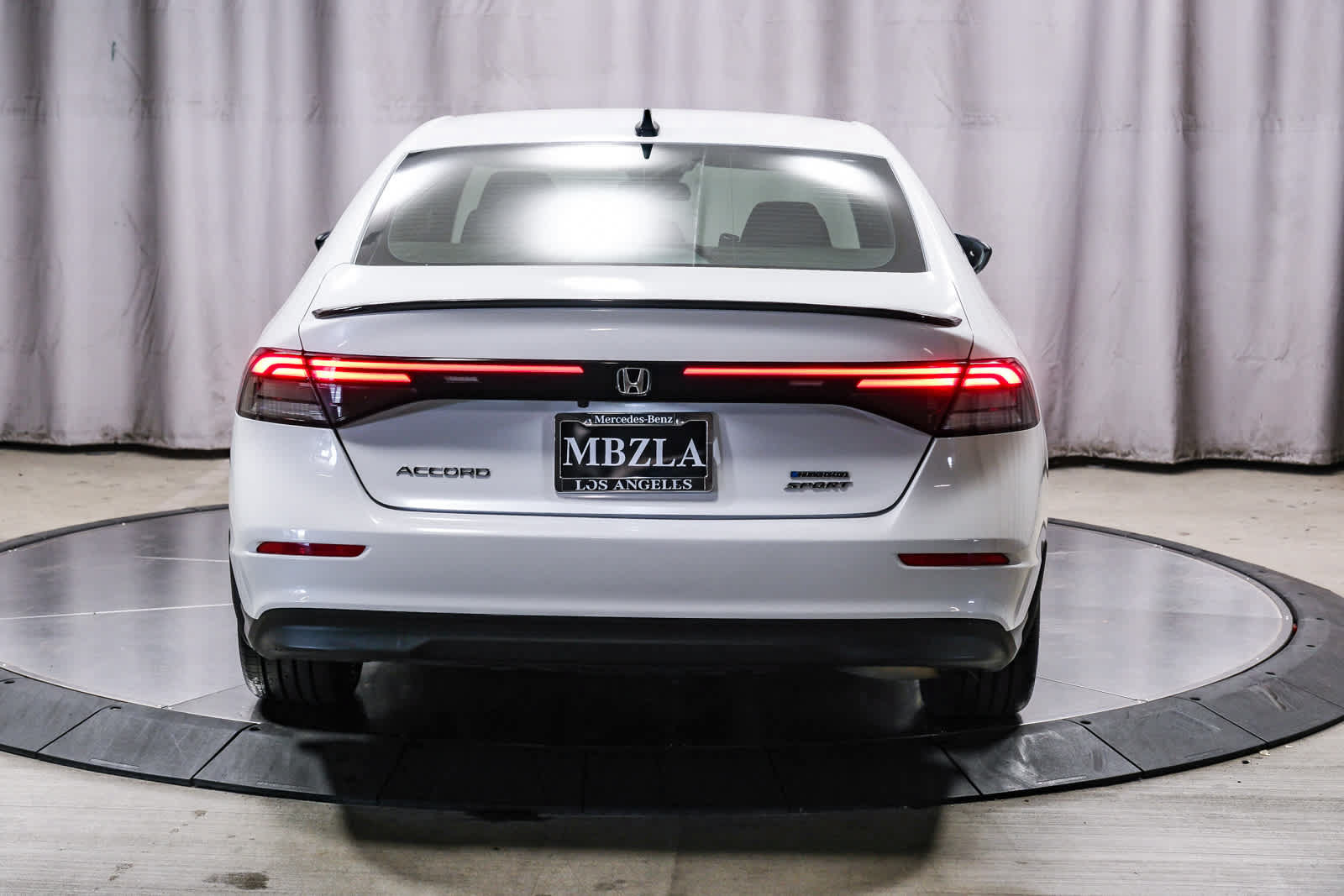 Used 2023 Honda Accord Sport image 3
