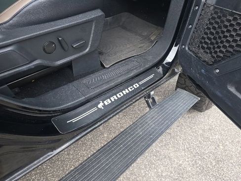 Used 2022 Ford Bronco Wildtrak AWD/4WD image 12