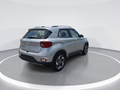 New 2026 Hyundai Venue SEL FWD image 8