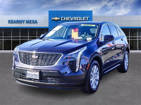 Used 2023 Cadillac XT4 Luxury w/ Cold Weather Package image 3