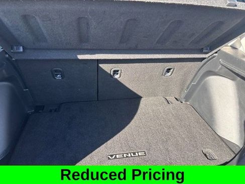 Used 2024 Hyundai Venue SEL image 34