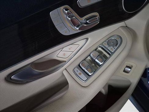 Used 2020 Mercedes-Benz GLC 300 image 10