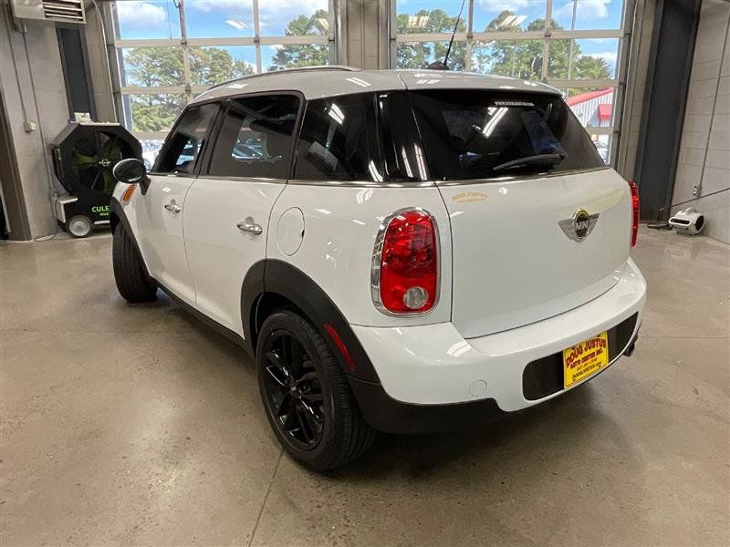Used 2014 MINI Cooper Countryman w/ Cold Weather Package FWD image 3