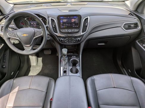 Used 2023 Chevrolet Equinox Premier image 16