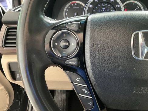 Used 2017 Honda Accord EX-L image 10